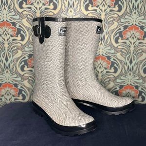 Brown Oak Women’s Rebecca Waterproof Adjustable Wellington Rain Boot - Size 11